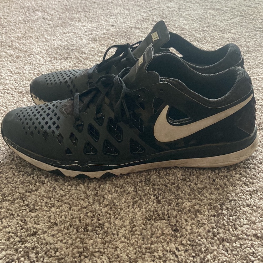 Nike - Picture 3 of 4